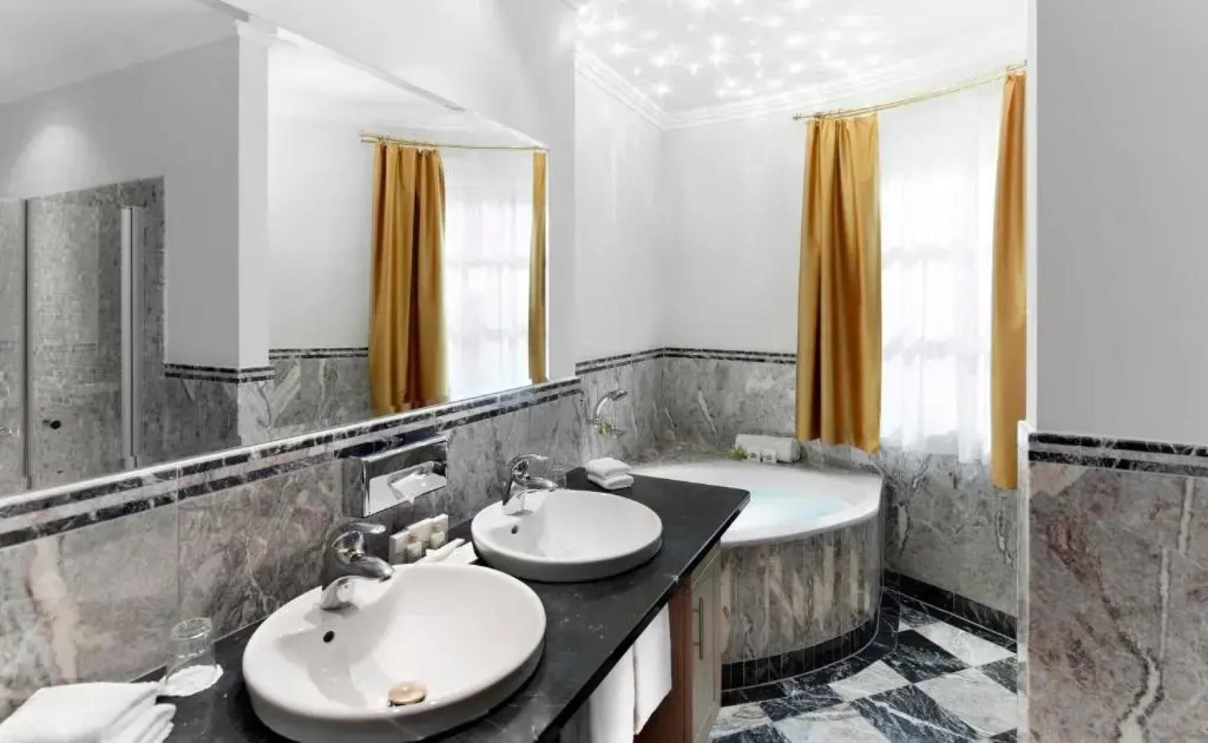 Harisch Hotel Weisses Rössl