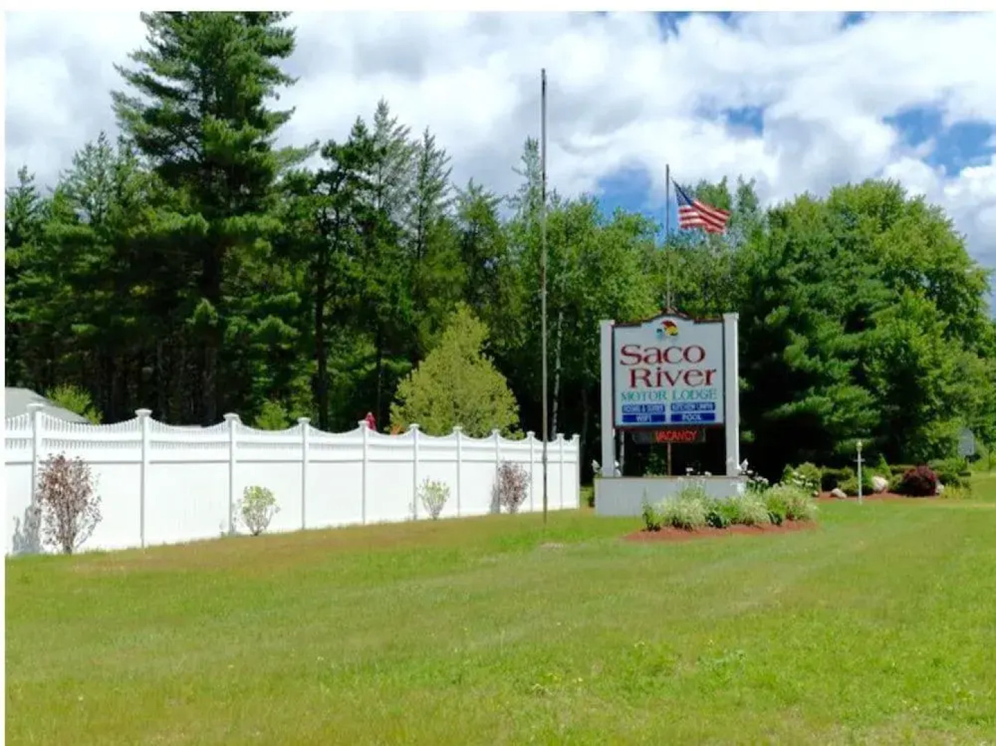 Saco River Motor Lodge & Suites