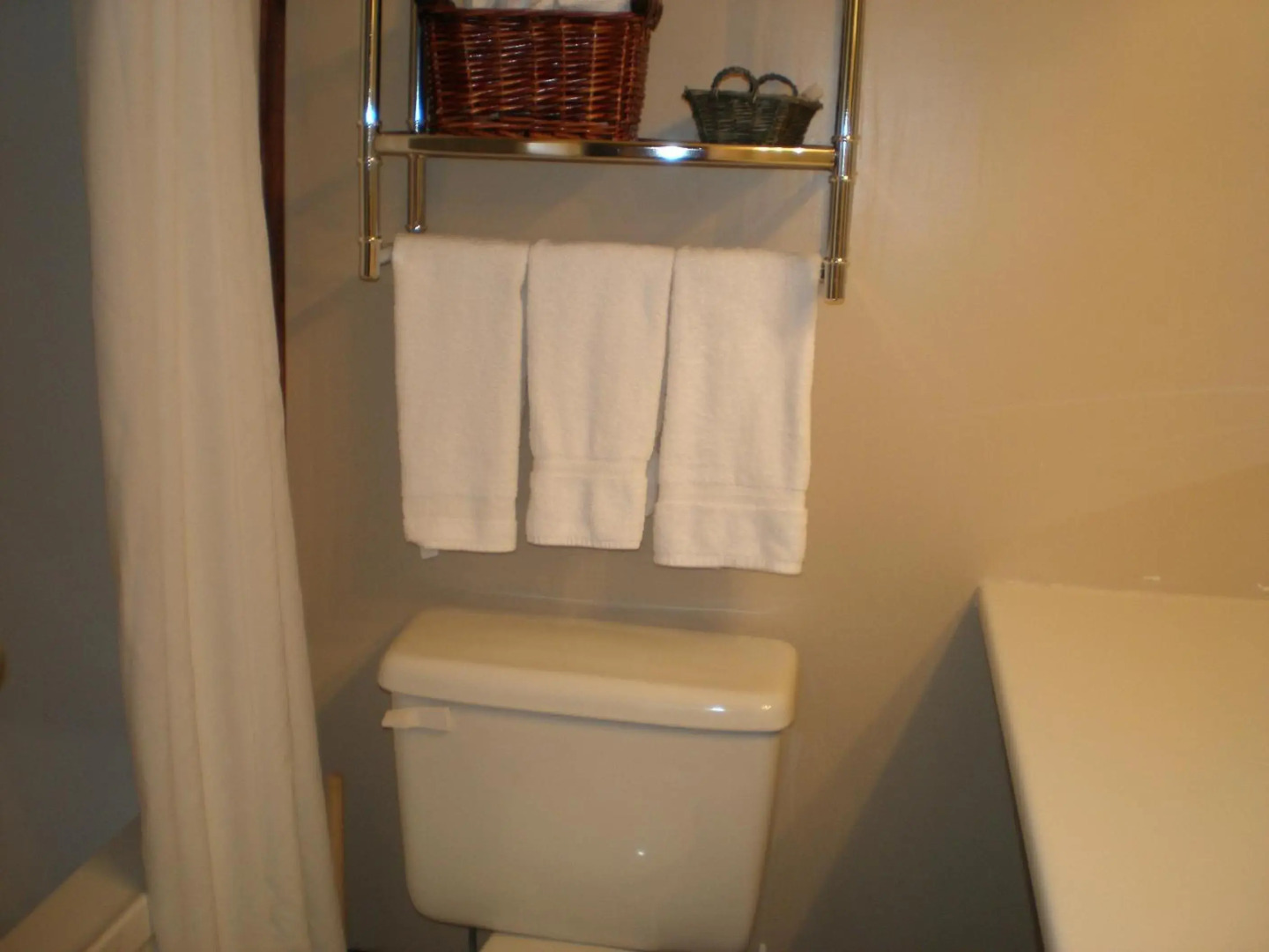 Spanish Bay Inn, CANADA