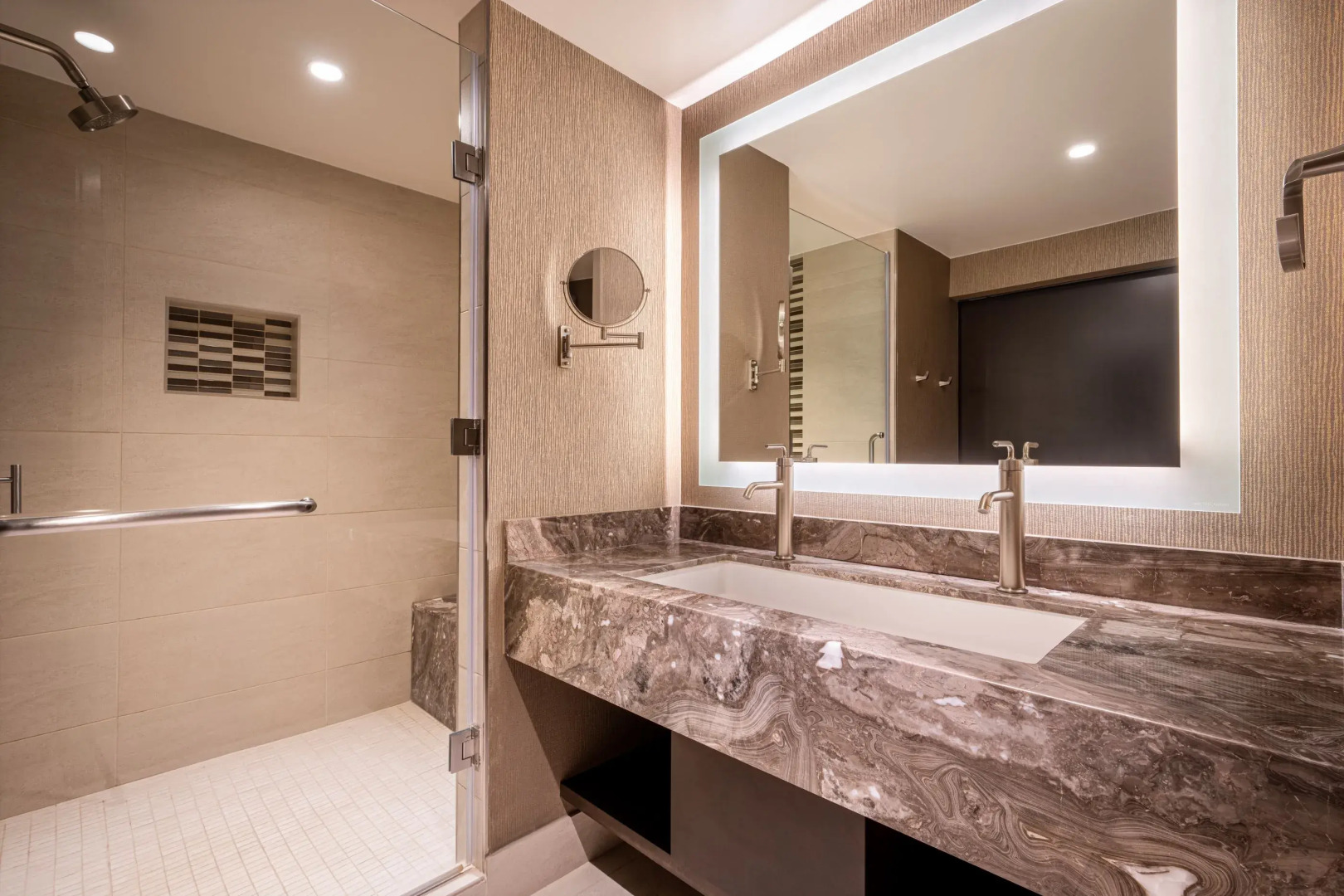 Horseshoe Black Hawk - A Caesars Rewards Destination