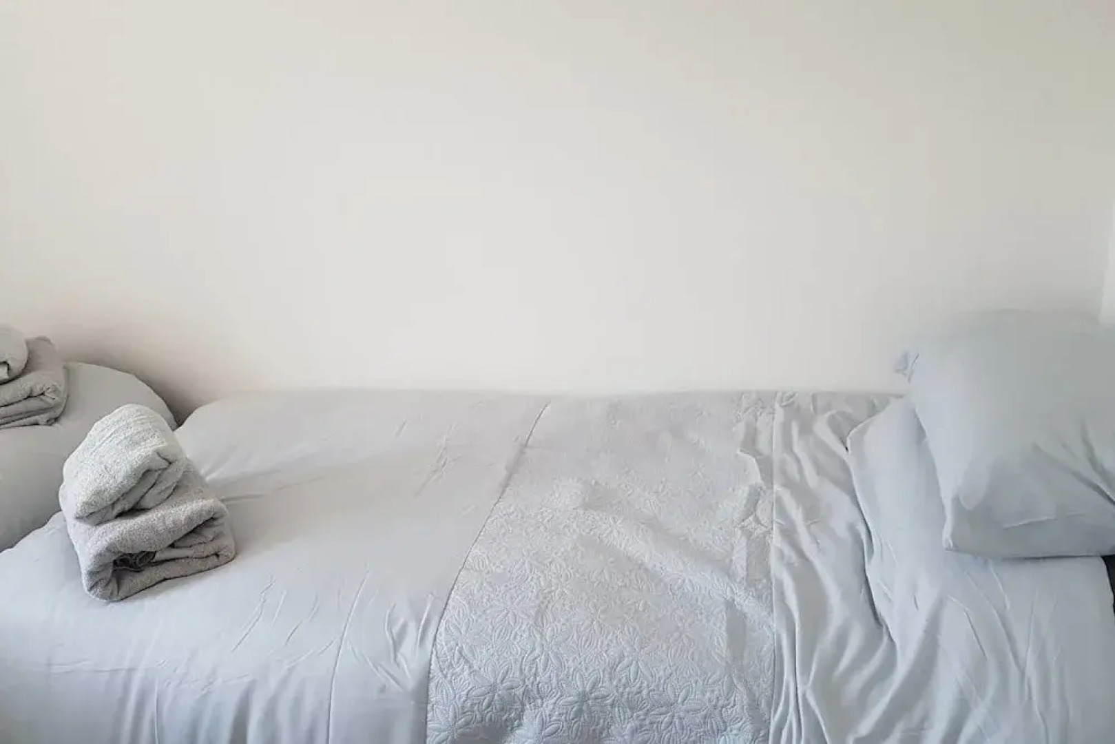 Comfortable 2 Bedroom Apt