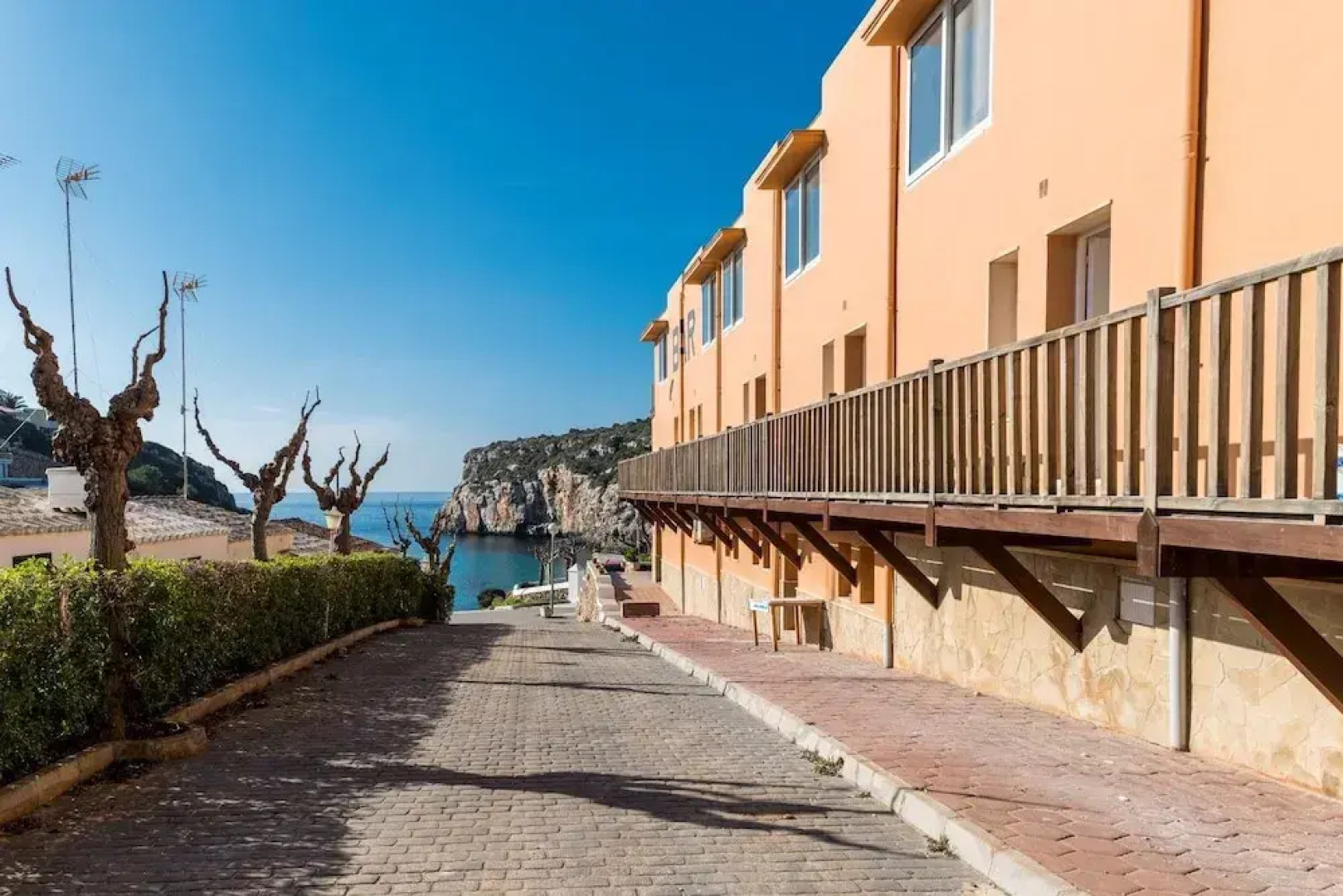 Apartamentos Playa de Canutells