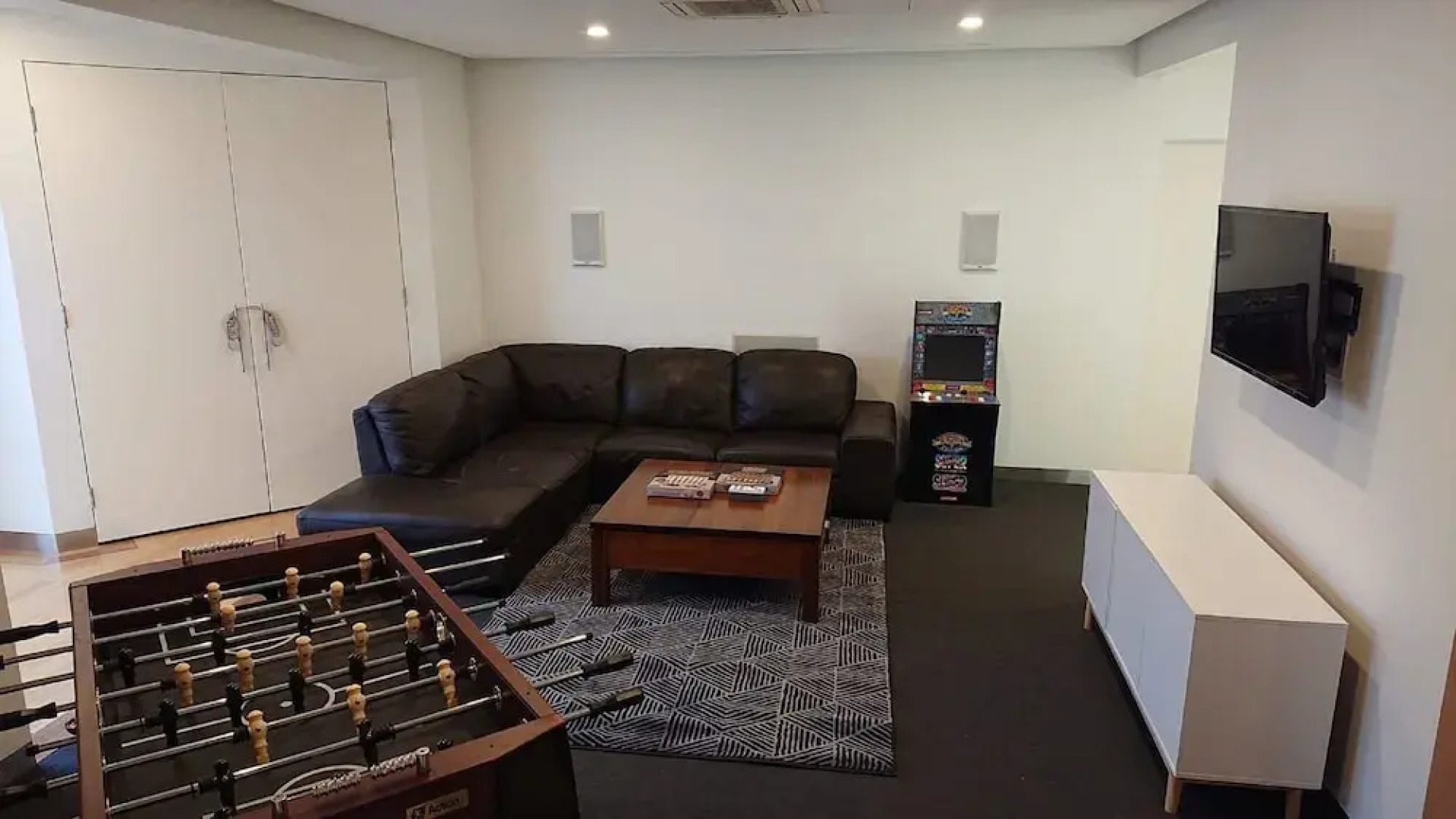 Paradise Escapes - 001