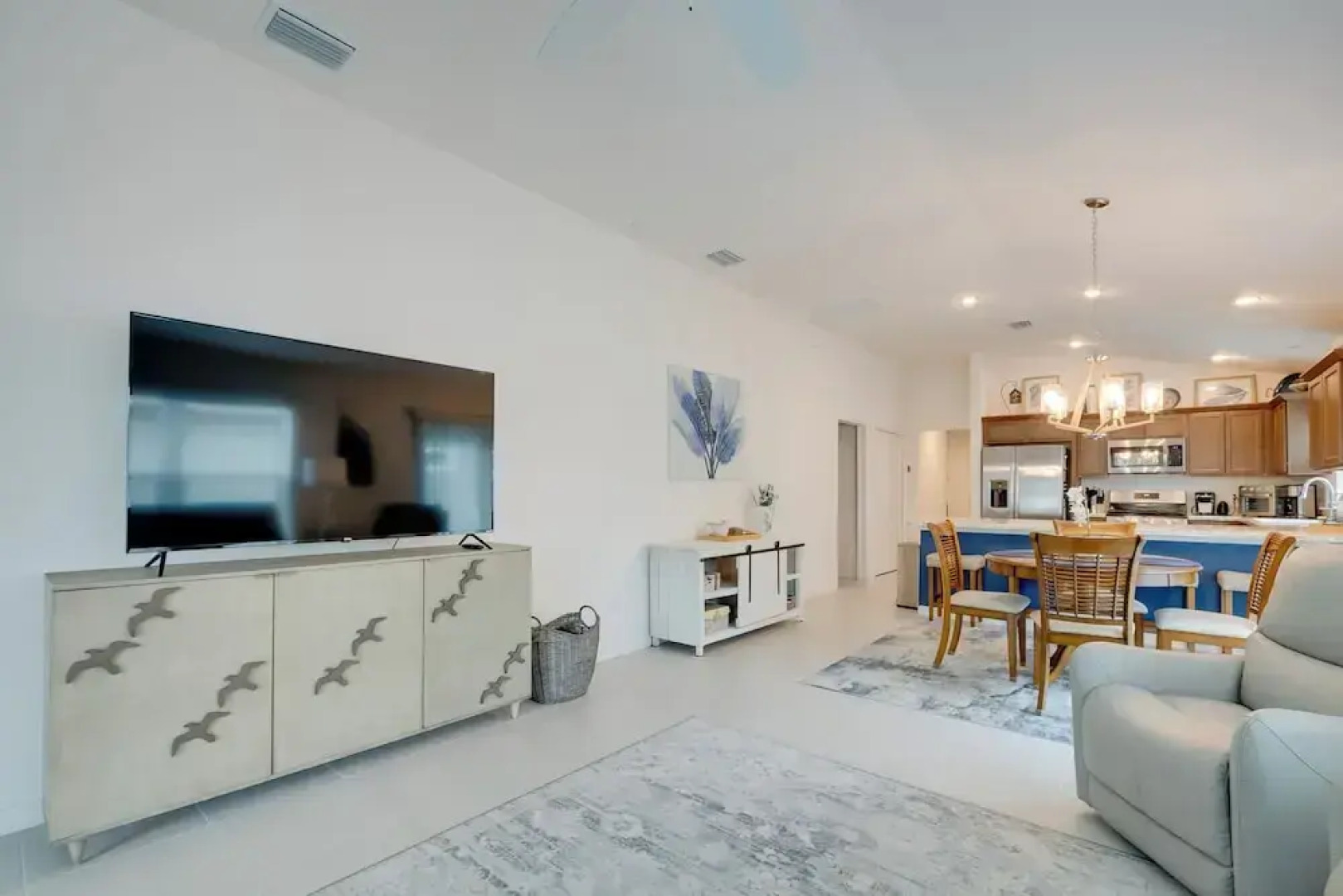 Lanai & Resort Amenities: The Villages Getaway