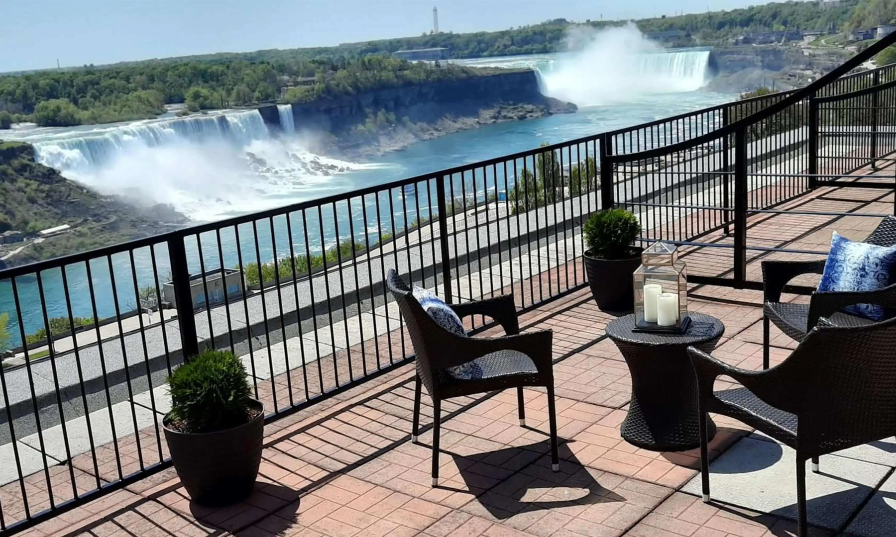 The Brock Niagara Falls Fallsview, Tapestry by Hilton