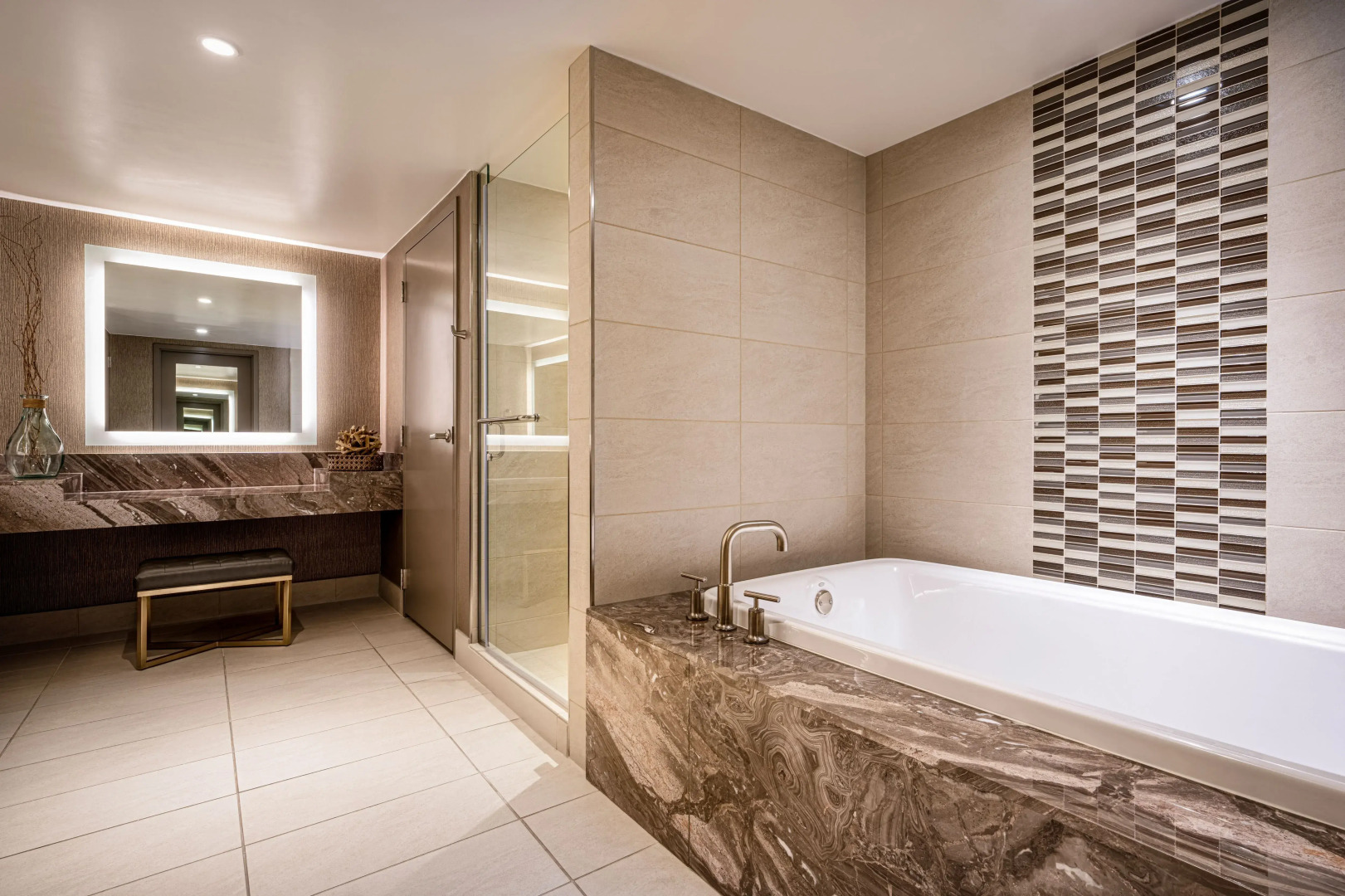 Horseshoe Black Hawk - A Caesars Rewards Destination