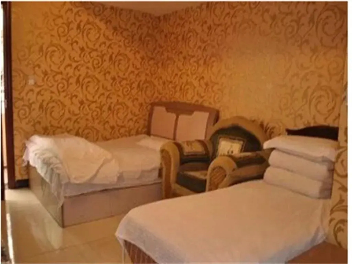 Anxian zhaozhuang Luofushan Huacheng Hotel