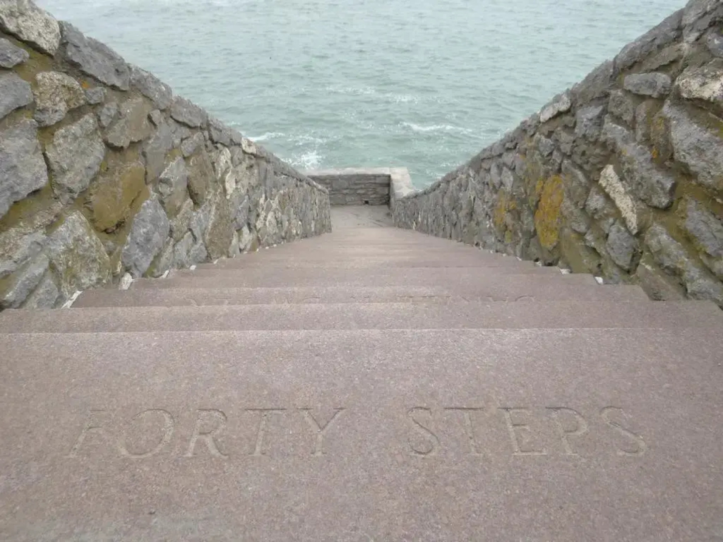 Rhea's Inn By The Sea