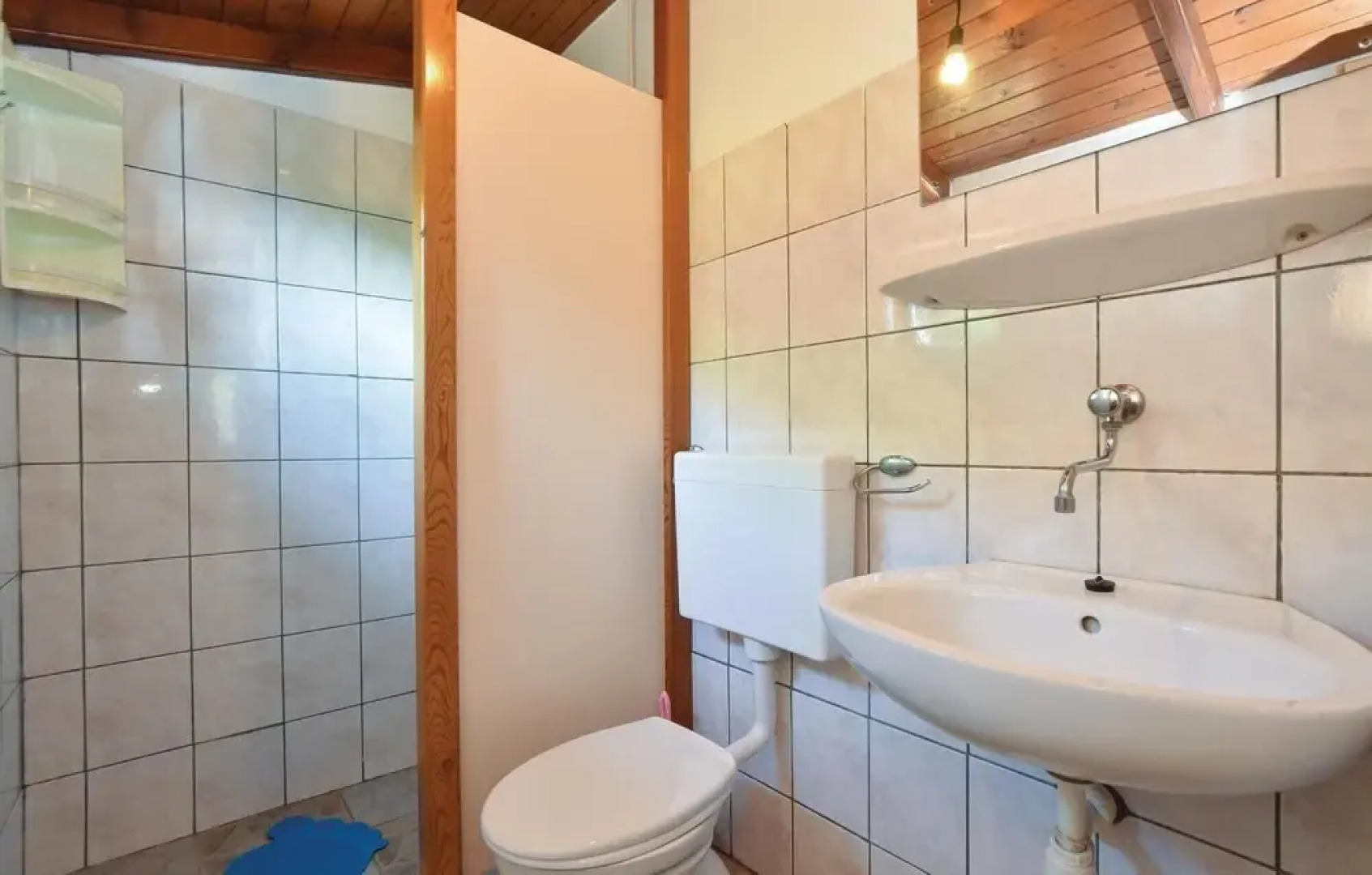 Stunning Apartment in Bogomolje With 1 Bedrooms