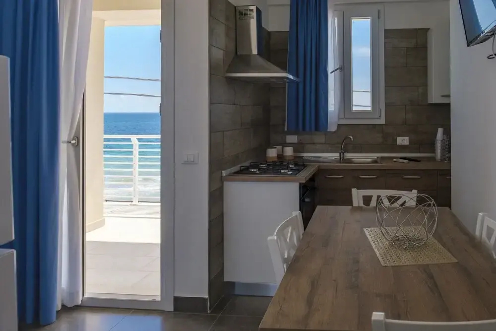 Ametista Apartment On Sea Shore