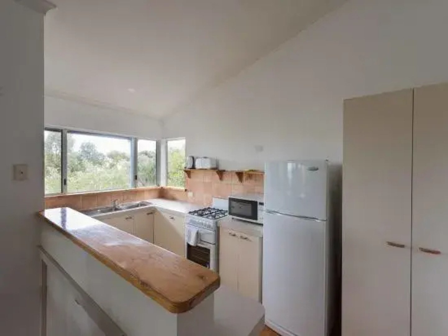 Peppy Beach Ocean Views