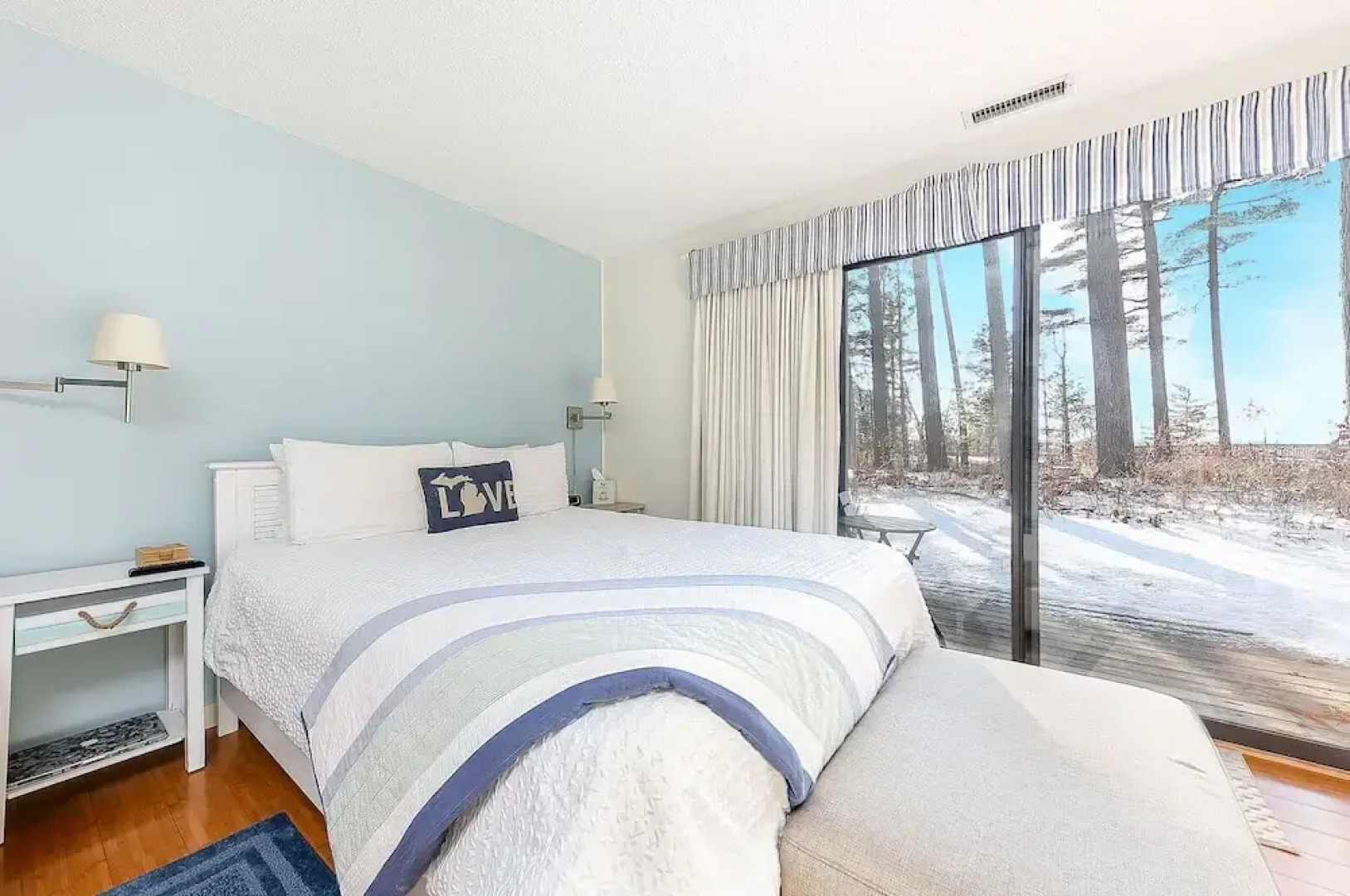 The Shores Beachside Studio Unit 5679