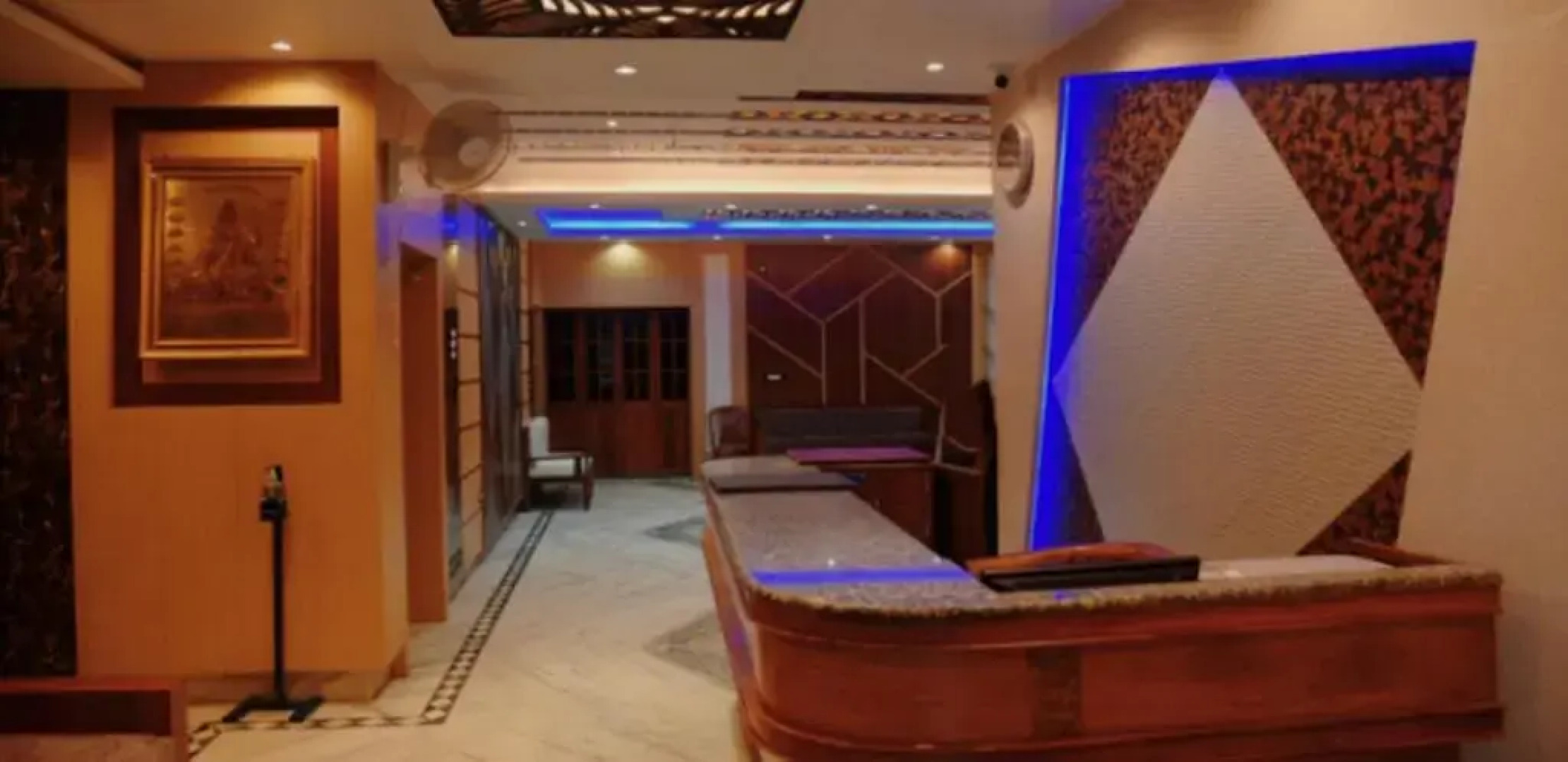 STAYMAKER Aditya Plaza