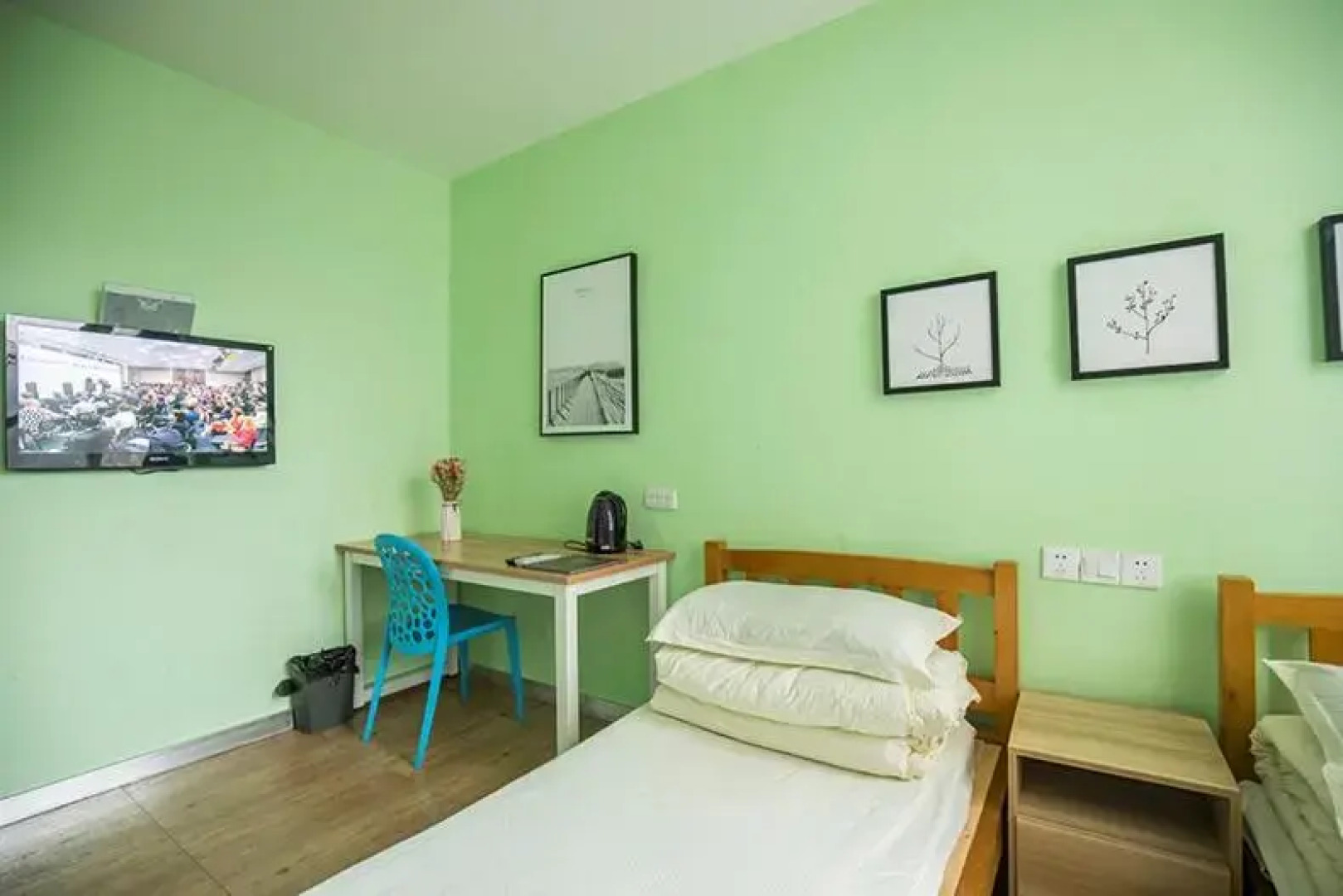 He Huang Memory Youth Hostel