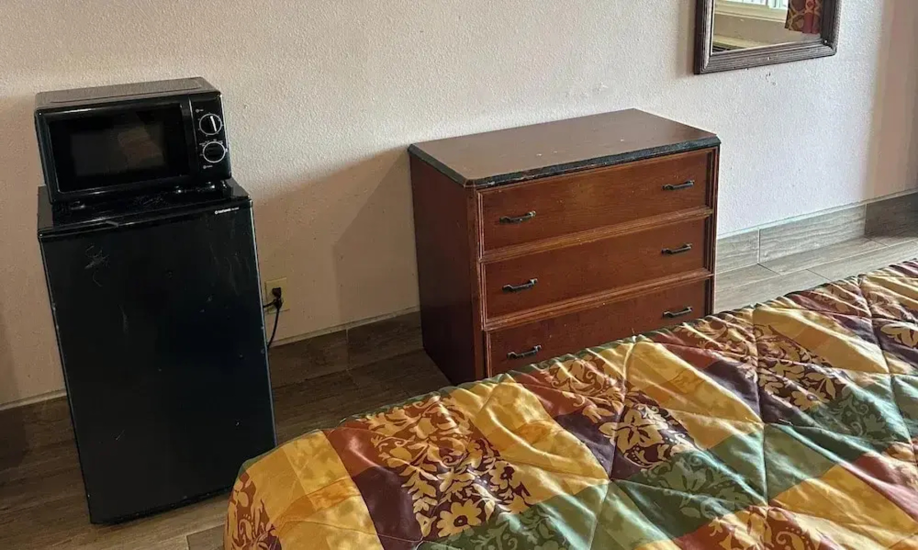 Passport Inn & Suites Corona Hotel