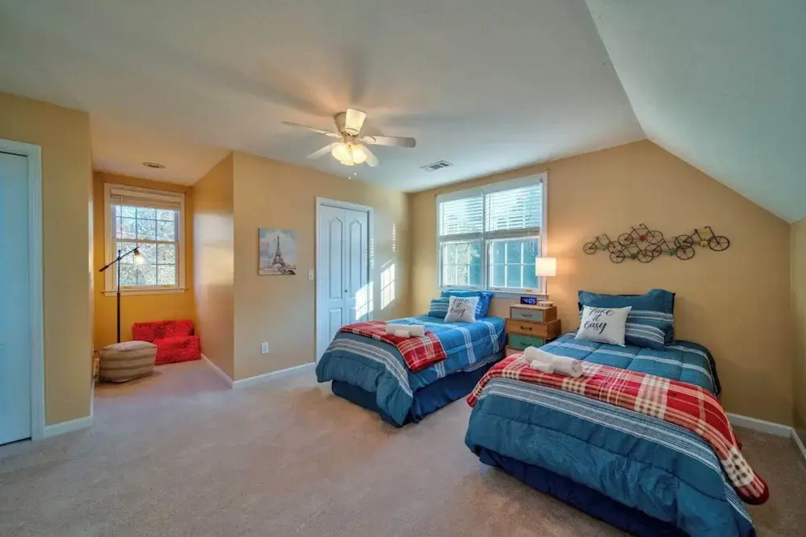 Sunset View 3 BDR Close to Downtown!