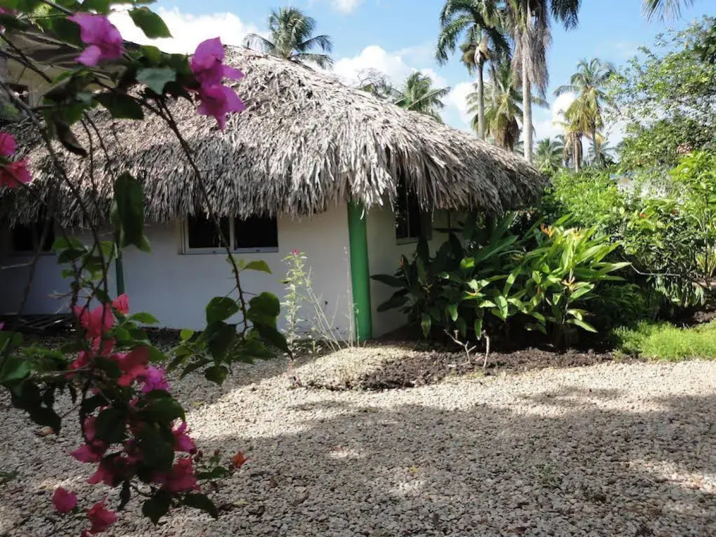 El Flamboyan Apartments