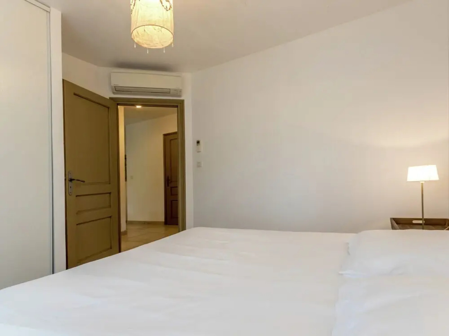 Luxury Apartment for six People in Residence in the Heart of Provence