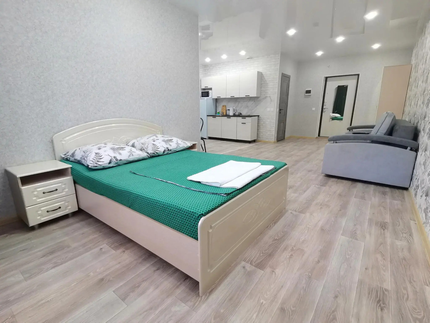 Сутки как дома на Трегубенко, 58