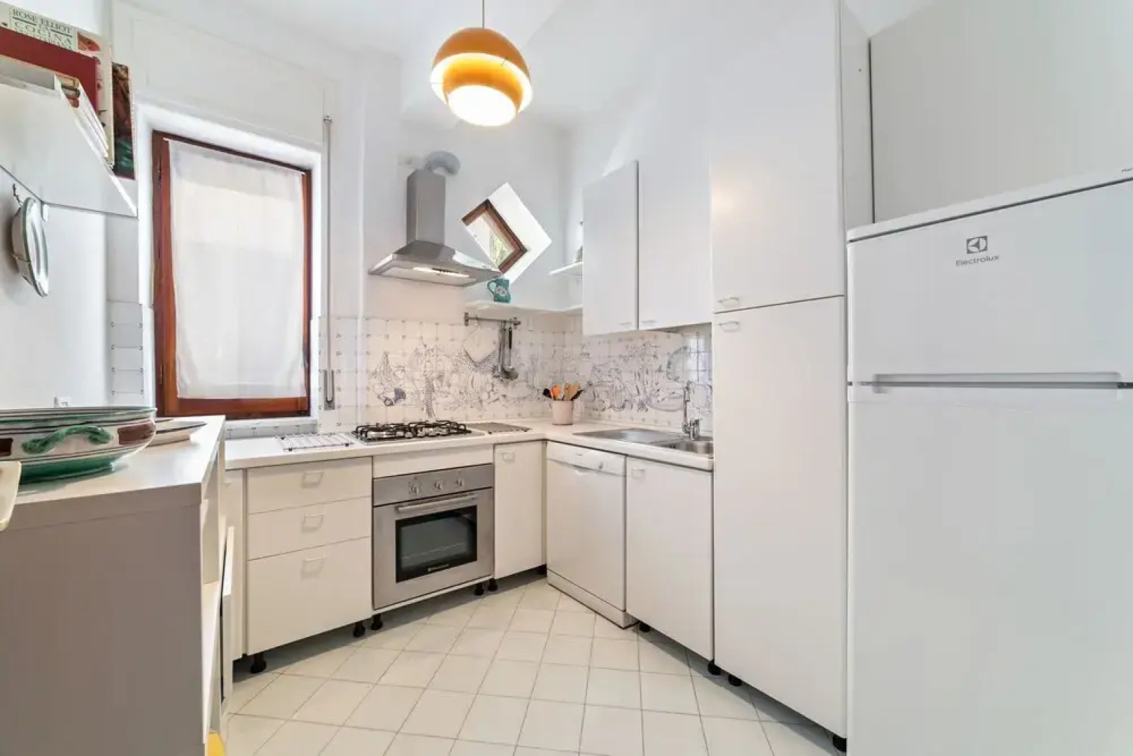 Vietri sul Mare Roomy Flat with Parking