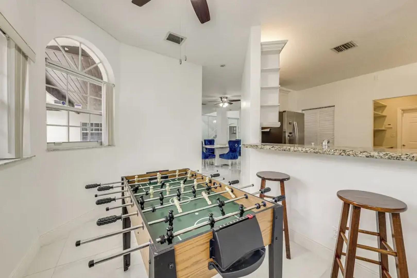 Swim, Barbecue & Game: Home 4 Mi to Pompano Beach!