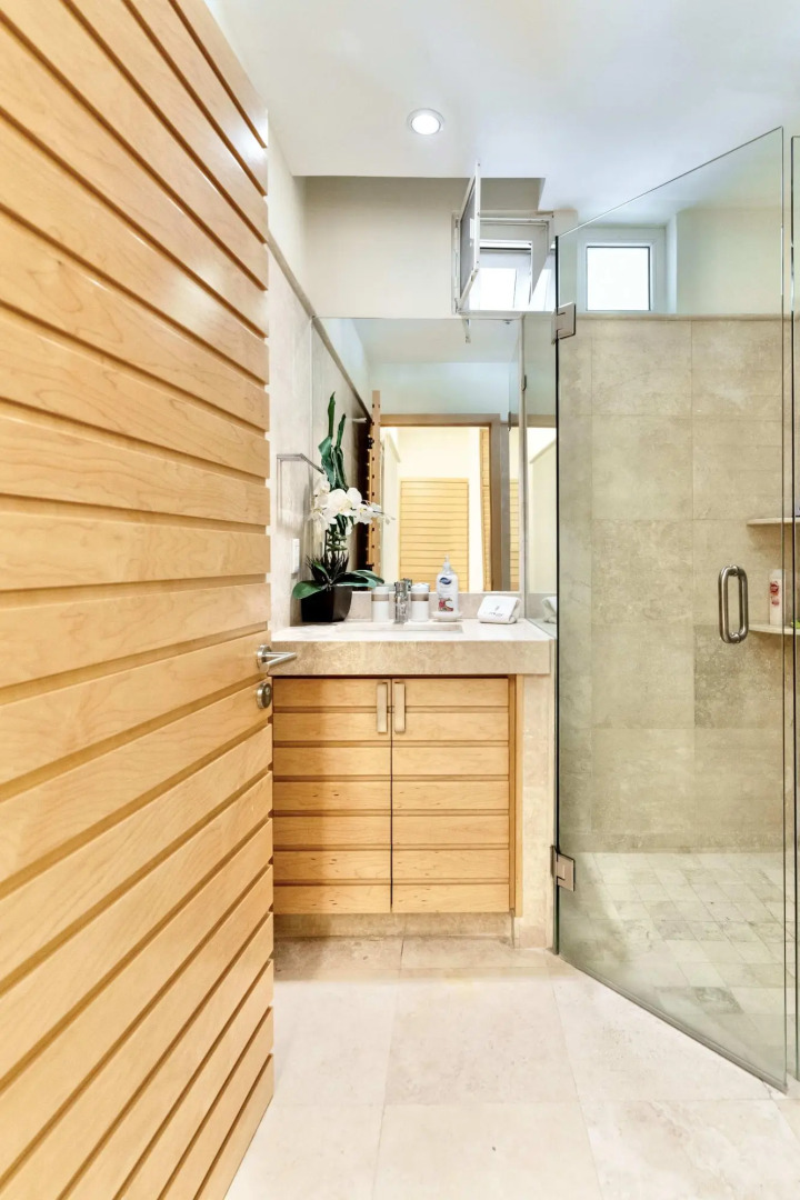 Luxury Private Resort 2-br 2-wr Condo w Breath Taking Lake Views