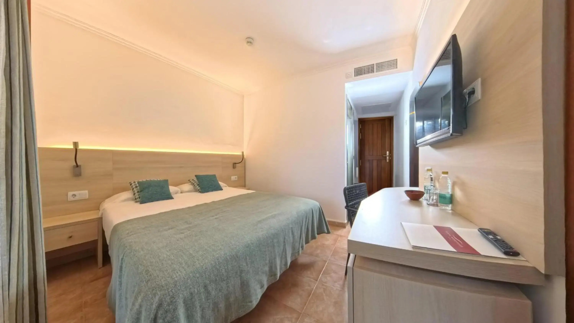 Hotel Playa Mondrago