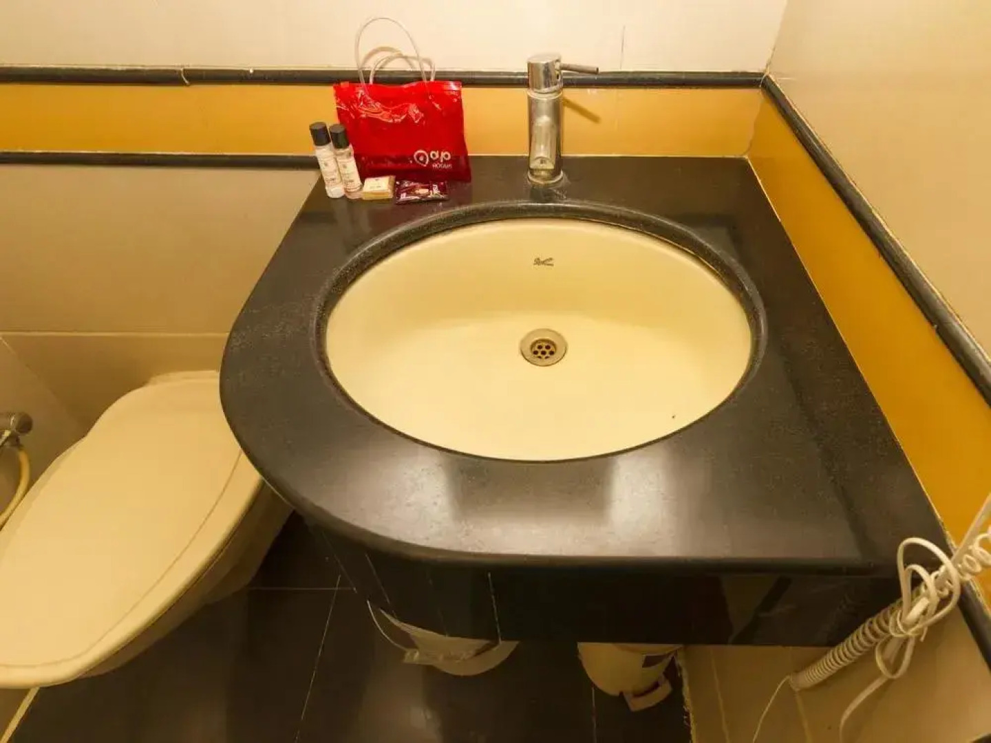 Capital O 333 Hotel Crystal Homes