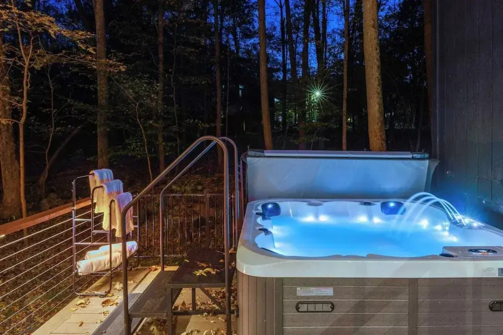 Hot Tub, Lake Access + Community Amenities Somerset Lodge by Avantstay