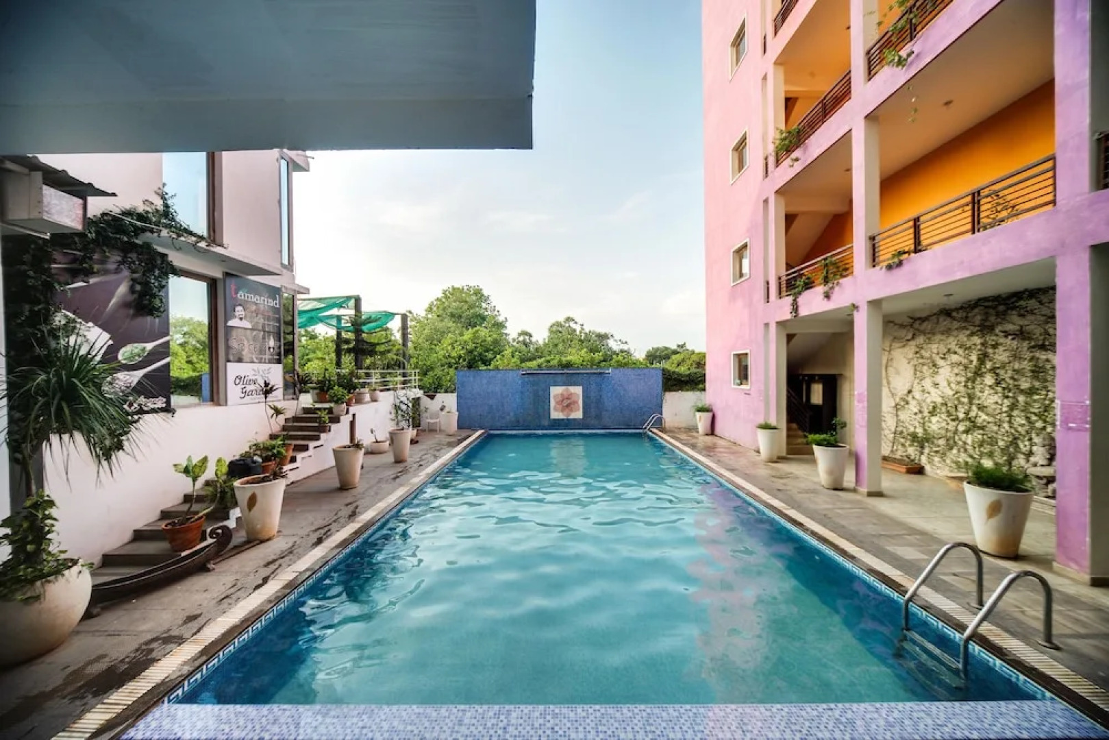 OYO 43665 Purple Resort