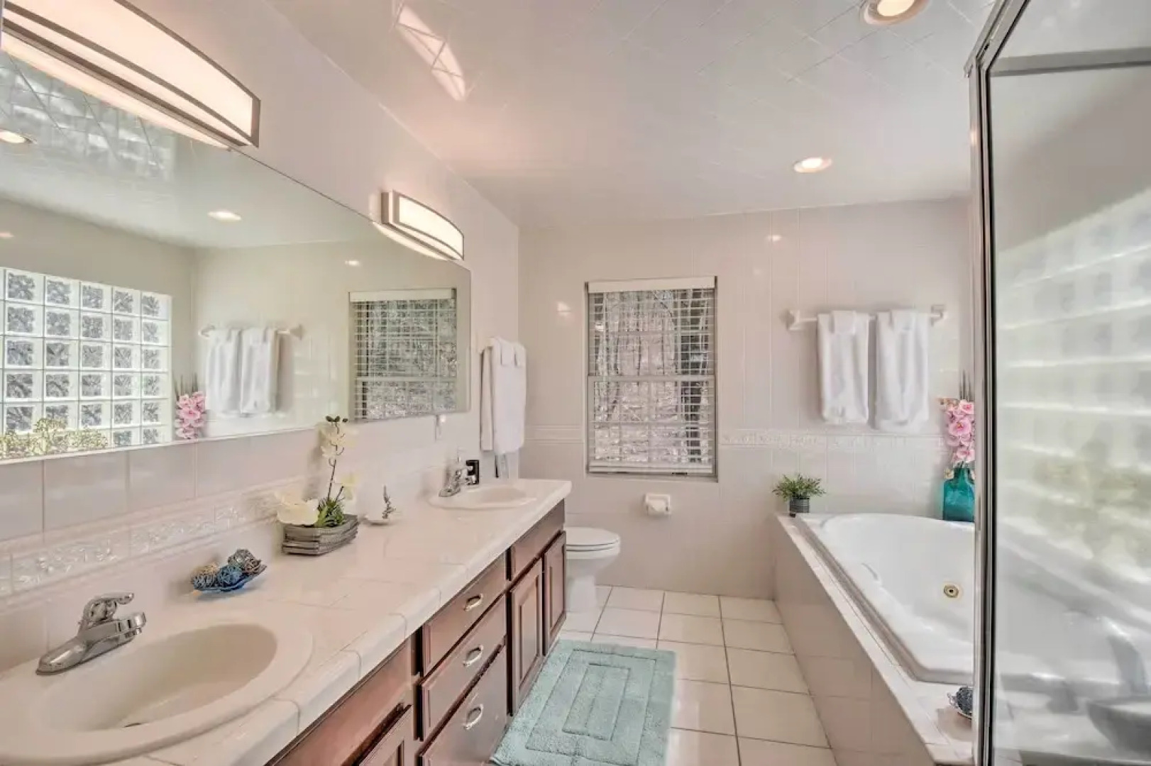 Inviting Sky Valley Home ~ 2 Mi to Mud Creek Falls