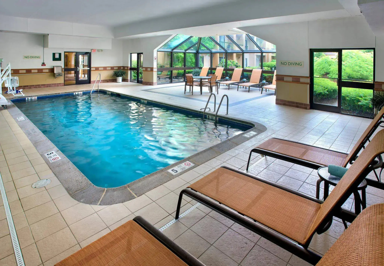 Courtyard by Marriott Lincroft Red Bank