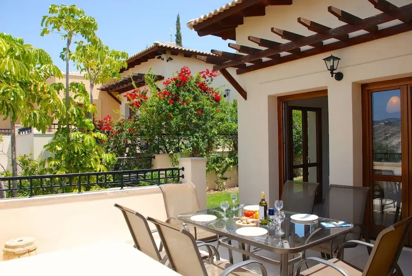 Charming 3 bedroom villa 'EZ02' with beautiful views, communal pool and resort facilities, Zephyros Village on Aphrodite Hills Resort