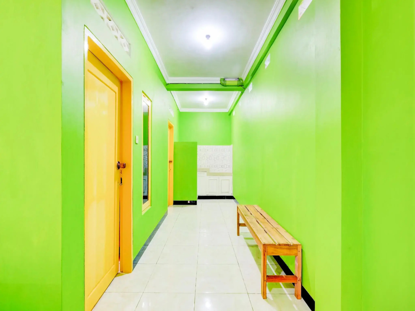 SPOT ON 90276 Mayasari Guesthouse Pantai Krakal