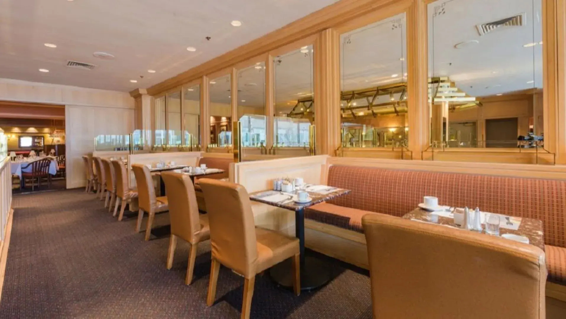 Hotel Place Dupuis Montréal Downtown - An Ascend Hotel Collection