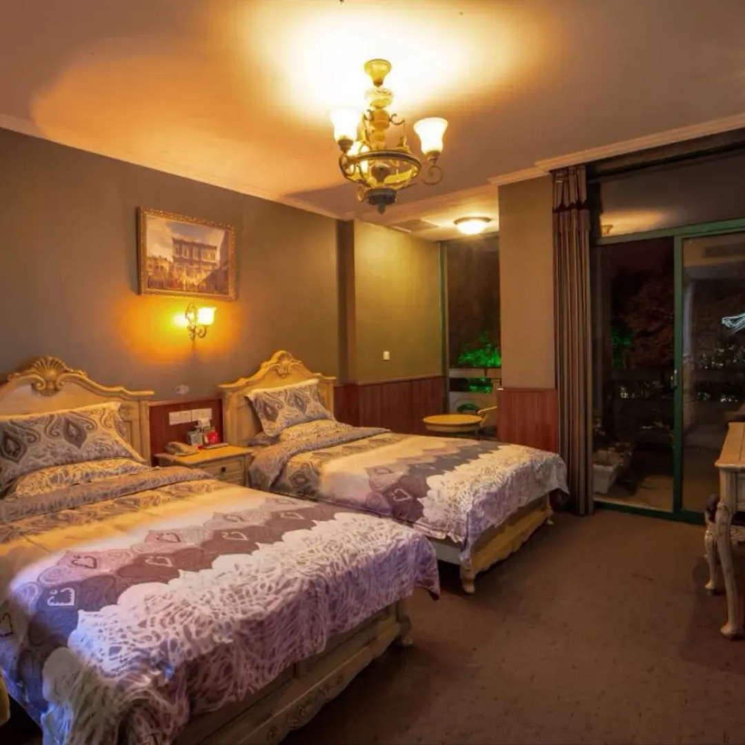 Canal International Youth Hostel