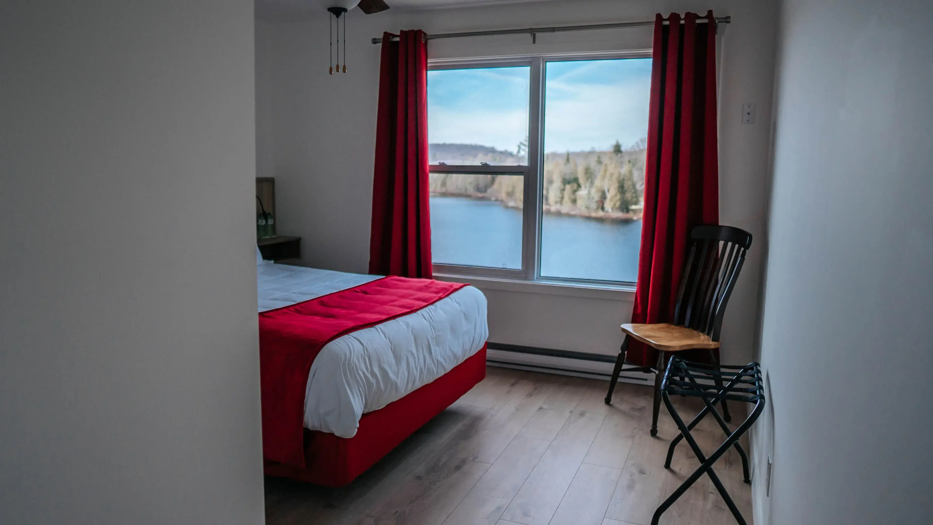 Auberge Lac du Pin Rouge