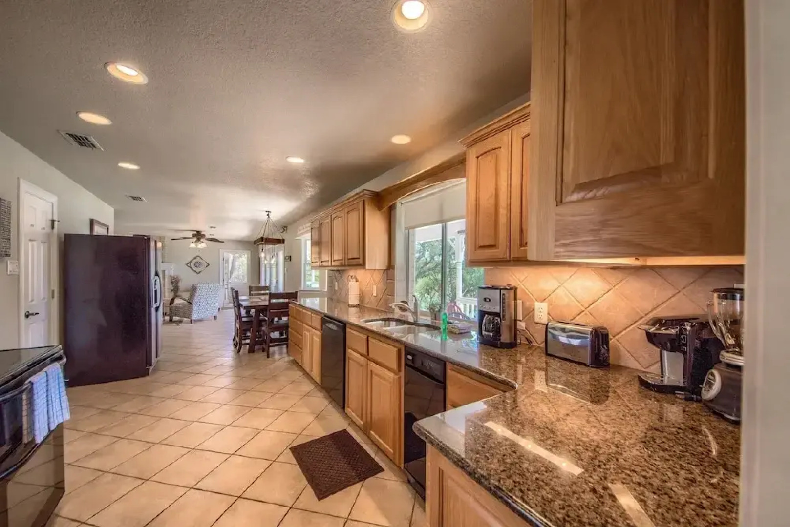 Tranquility By The Shore Cl1105b 4 Bedroom Home by RedAwning