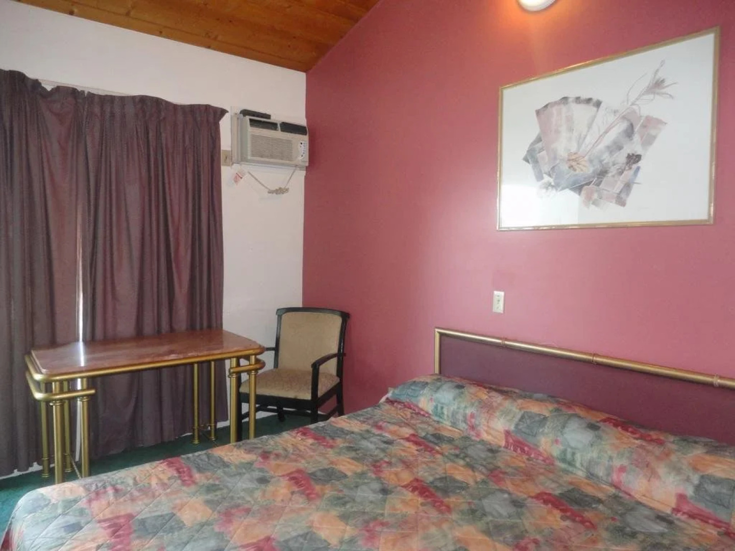 Airport Inn Lakeside