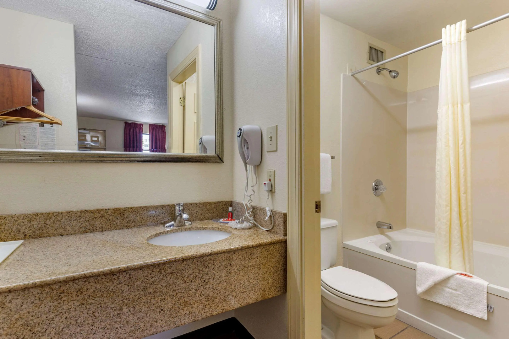 Econo Lodge Fayetteville I-95