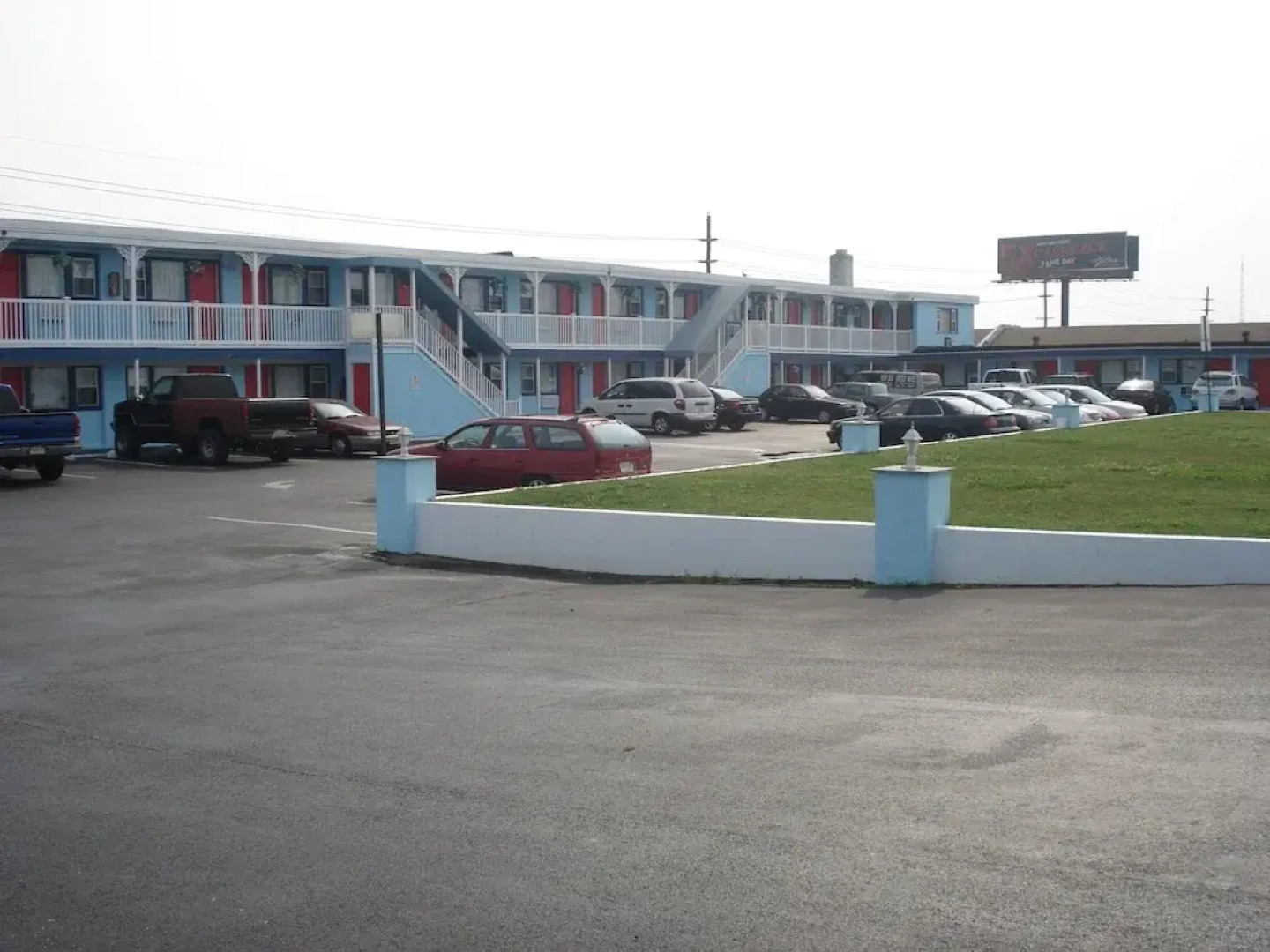 New Sea Breeze Motel