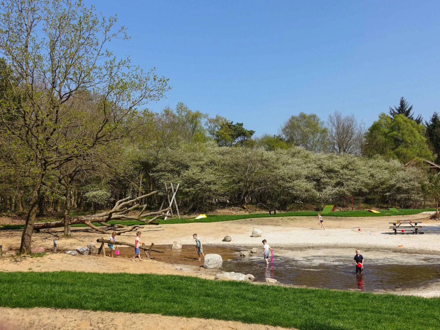 Wooden Lodge Near Three National Parks