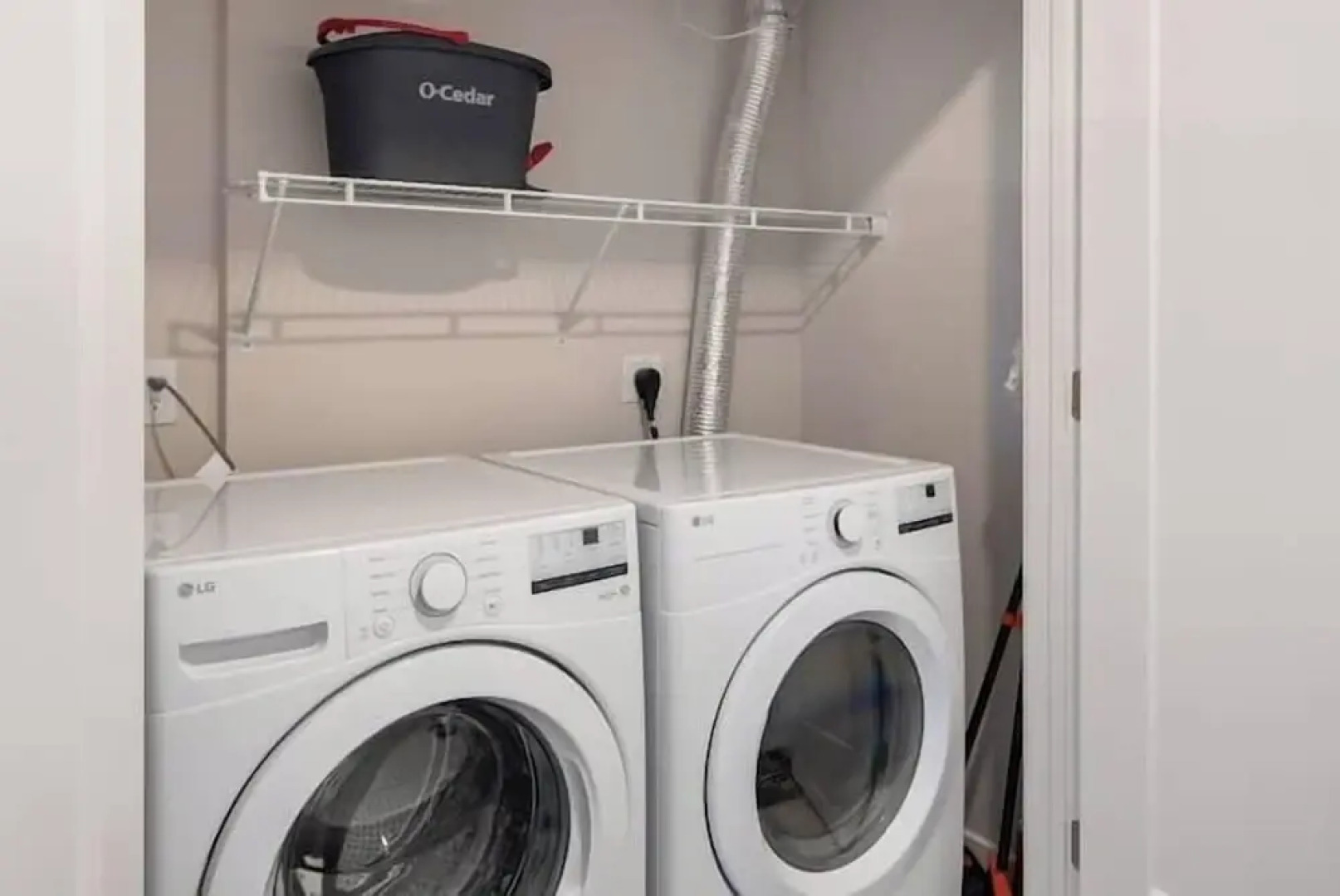 Luxury Furnished Apartments by Hyatus Downtown at Yale