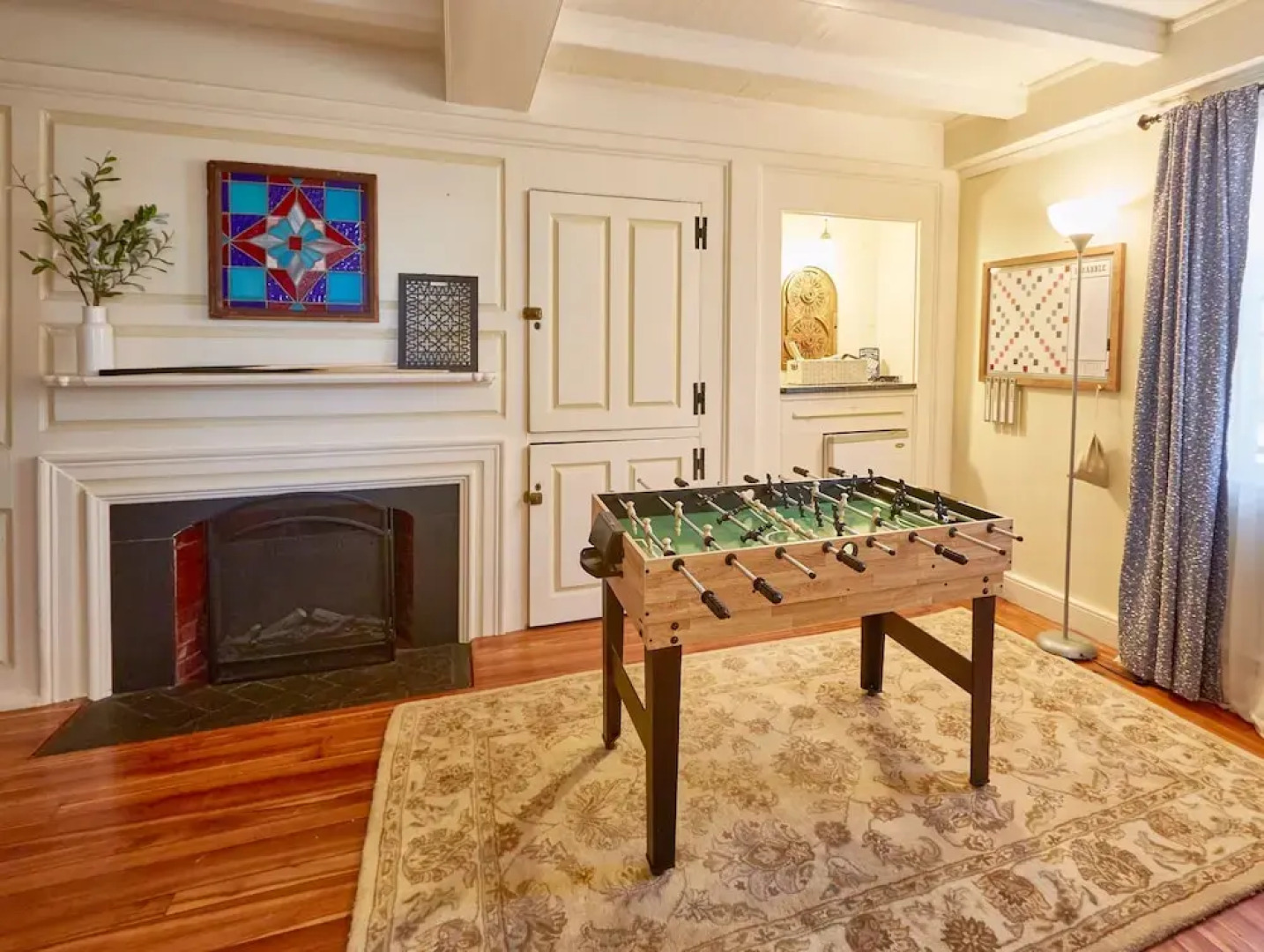 Home Near Hiking Biking w Hottub 6 Bedrooms