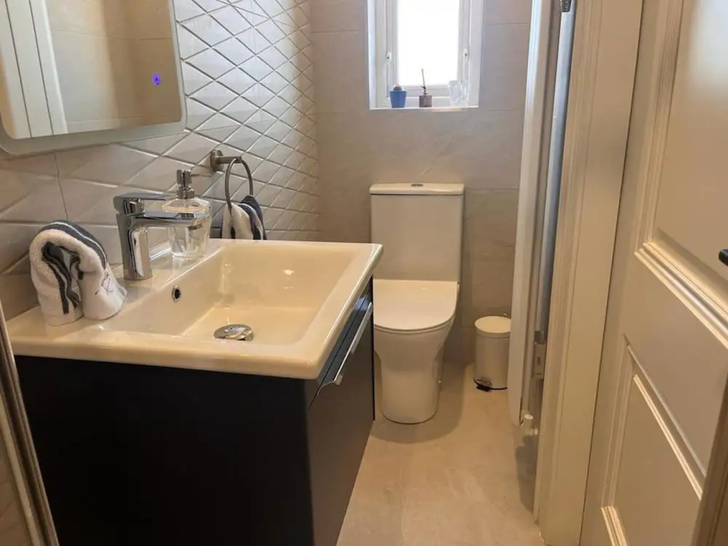 Magilligan - Cottage - Sleeps 6 - Parking - Garden