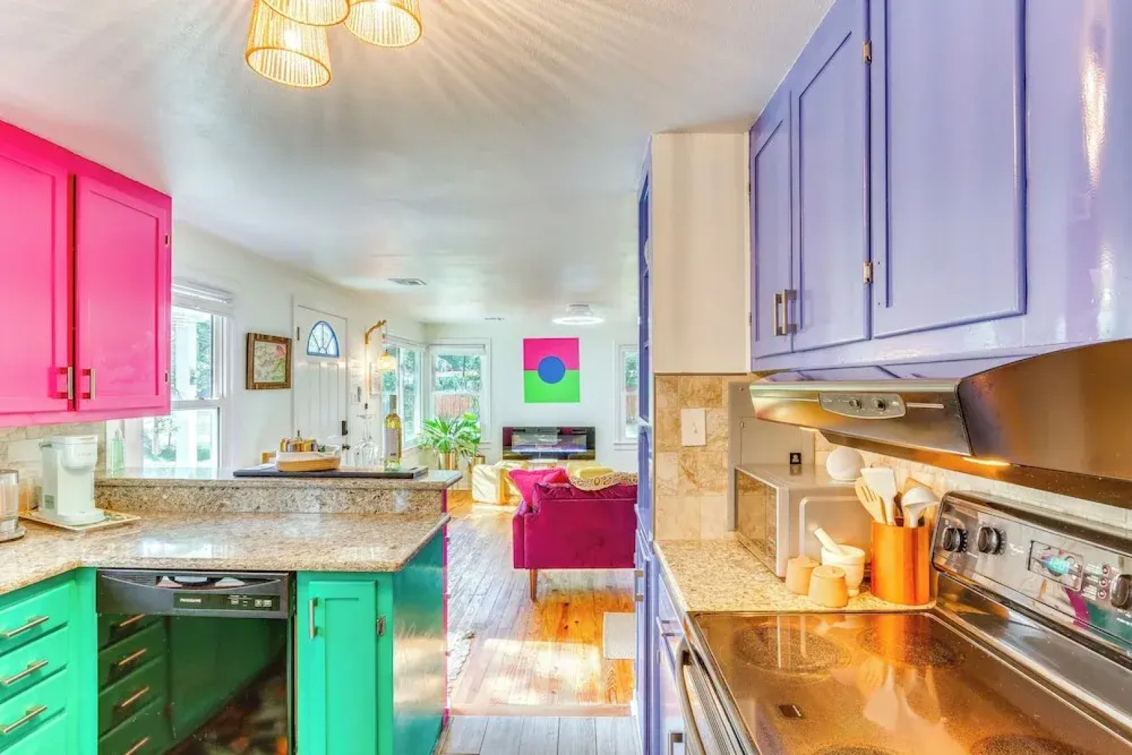 Retro-tropical Pensacola Home - 3 Mi to Downtown!