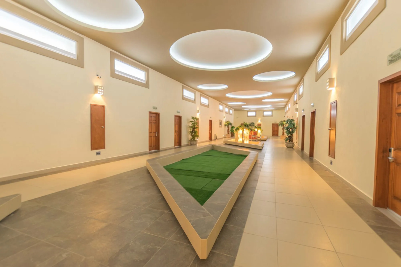 Hotel Ecce Inn & Spa