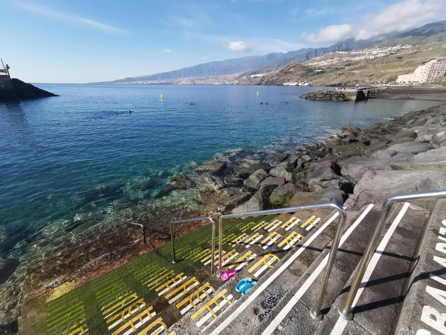 Home2Book Comfy Beachfront Radazul