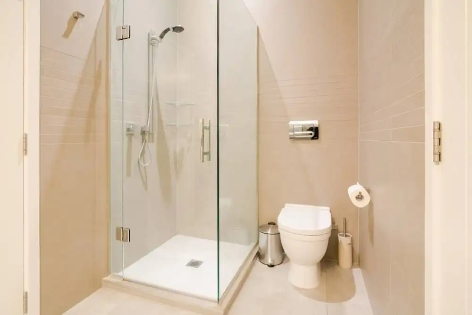 Karaka Luxury Vacation Home with Pool