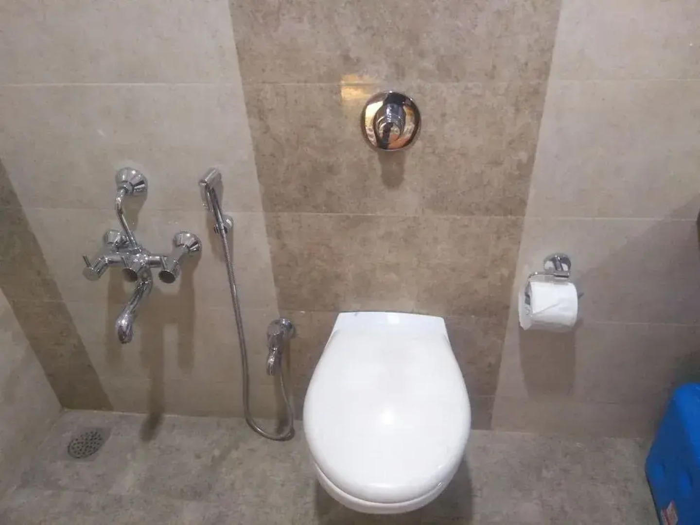 Hotel V Star by OYO Rooms